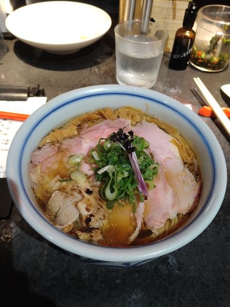 「SUPREME（細）」@駄目な隣人の写真