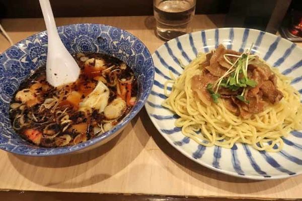 「つけ麺　650円にワンタントッピング　100円X2」@肉厚わんたん麺と手作り焼売 ら麺亭 浅草支店の写真