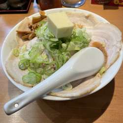 醤油チャーシュー麺＋バター