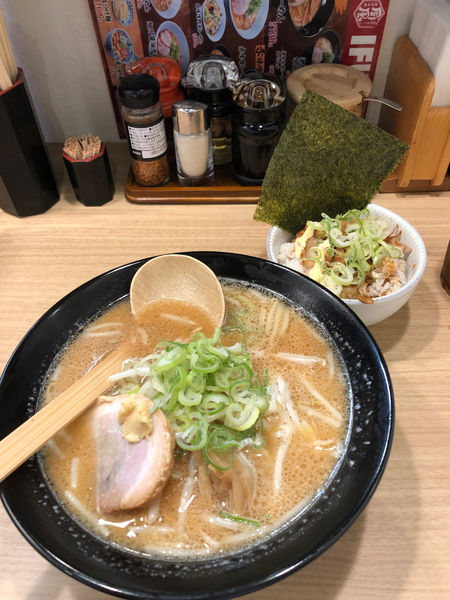 「濃厚味噌ラーメンAセット」@威風 飯田橋店の写真