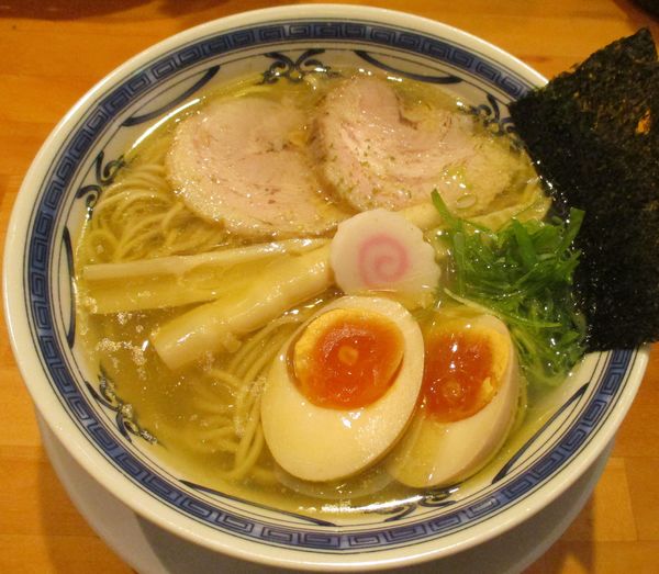 「塩ラーメン＋味玉　900円」@ラーメン モモジロウショウテンの写真