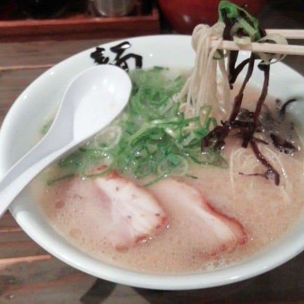 「とんこつラーメン」@博多麺屋台 た組の写真