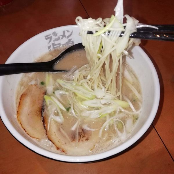 「ラーメン」@ラーメン海鳴 博多デイトス店の写真