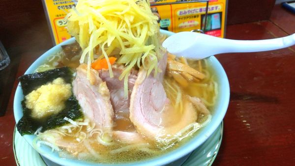 「ガッツリラーメン 大盛 肉餃子」@たけはる十八番の写真
