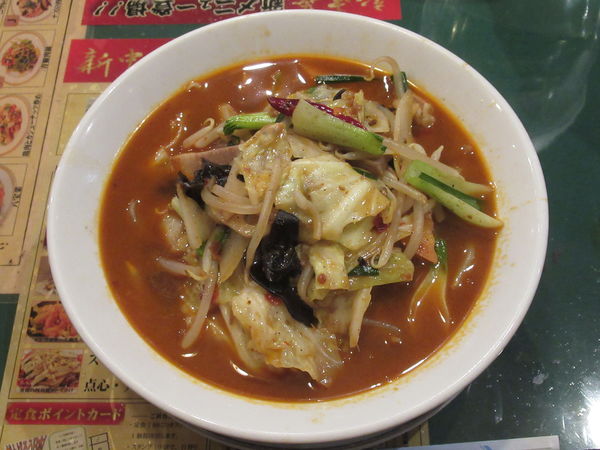 「牛肉麻辣タン麺（880円）」@新中華 立川北口店の写真