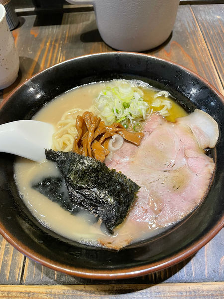 「ヨシベーラーメン　塩　太麺」@ラーメン ヨシベー 西葛西店の写真