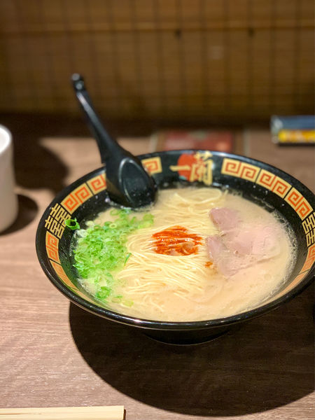 「天然とんこつラーメン替玉塩茹で玉子のセット」@一蘭 新宿中央東口店の写真