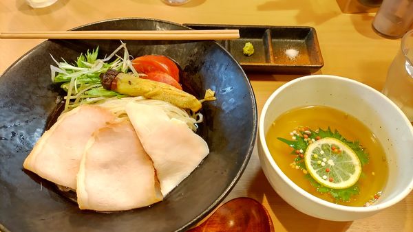 「とびうお冷やし塩つけ蕎麦」@支那蕎麦屋 藤花の写真