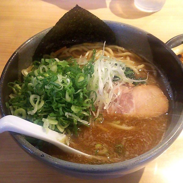 「鐙らぁめん+九条ネギ」@製麺食堂 あぶみの写真