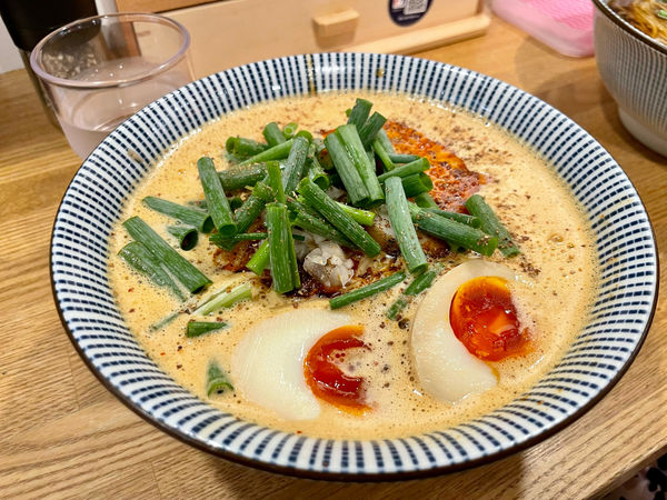 「ふく流らーめん RED」@ふく流らーめん 轍 LINKS UMEDA店の写真