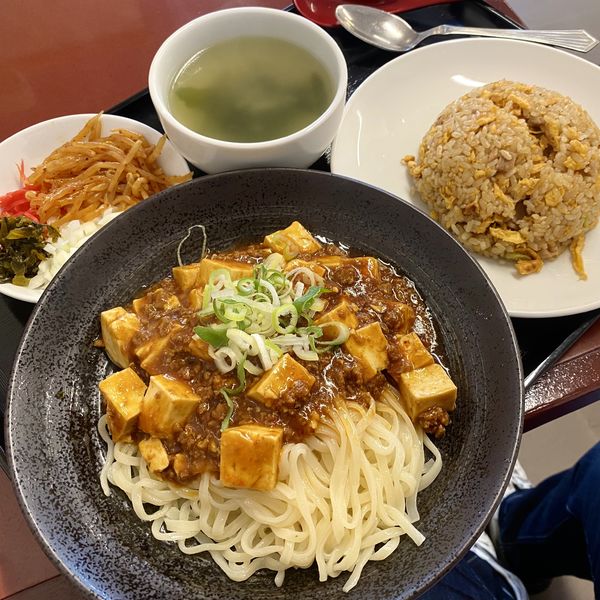 「麻婆豆腐まぜそば＋半炒飯セット」@いきいきラーメン食堂の写真