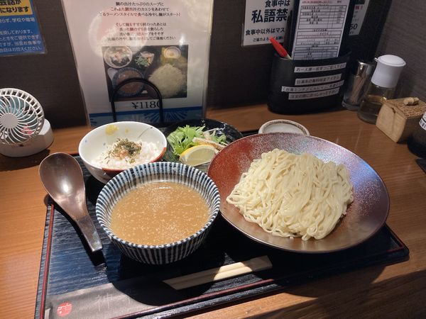 「真鯛の涼つけ麺~鯛茶漬けセット付~」@海老で鯛を釣る麺堂。 神楽の写真