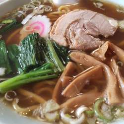 手打ち醤油ラーメン550円