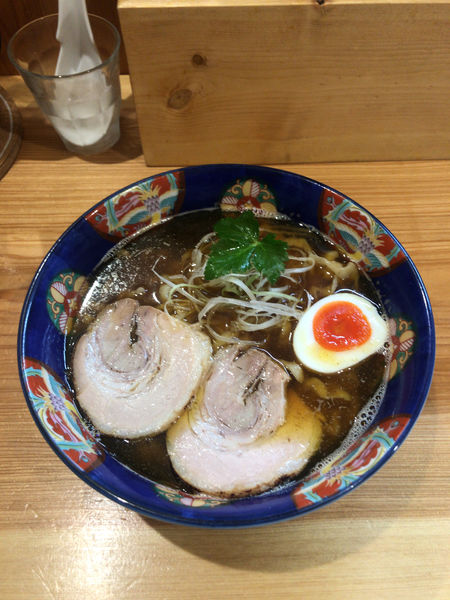 「手揉み醤油らーめん(850円)」@麺FACTORY JAWS 2ndの写真