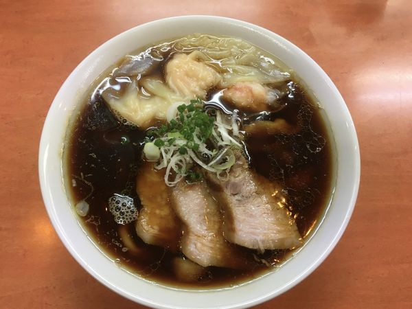 「海老ワンタンメン 濃口」@日陰の写真