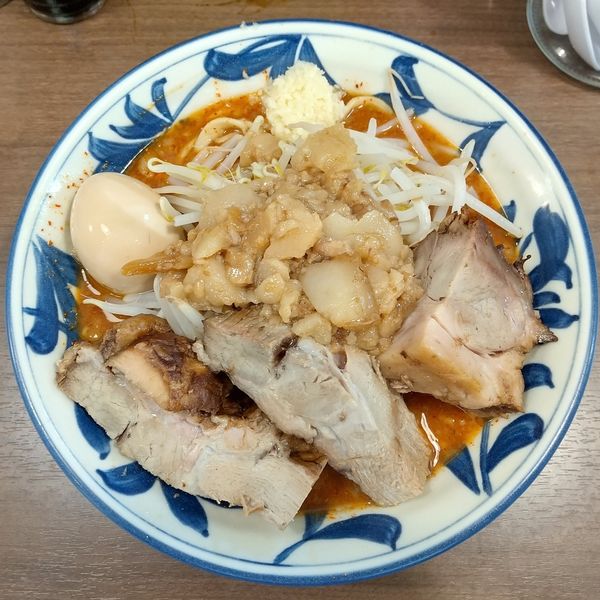 「辛みそ+チャーシュー2枚+味玉」@豪麺MARUKOの写真