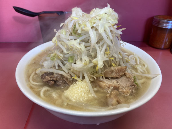 「ラーメン豚入り」@ラーメン二郎 ひばりヶ丘駅前店の写真