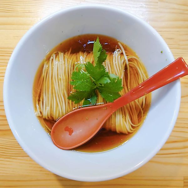 「(梅)かけそば醤油600円＋おまかせ三種盛り500円」@自家製麺 くろ松の写真