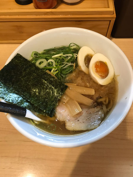 「海薫そば・しょうゆ 750円」@麺屋Mの写真
