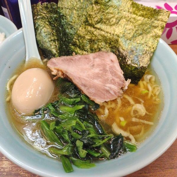 「味玉ラーメン､油多め」@横浜ラーメン 武蔵家 国領店の写真