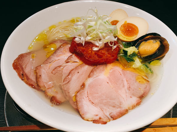 「トリュフ香るムール貝の塩そば」@つけ麺 中華そば アンタイNOODLESの写真