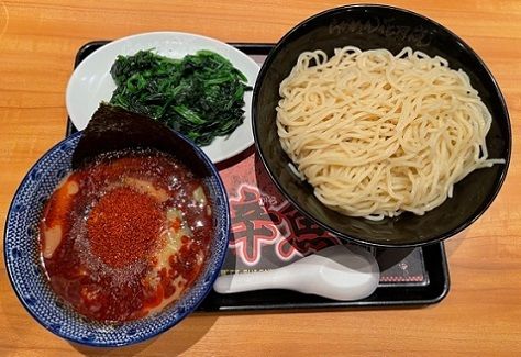 「辛辛魚　麺300g　辛め＋花月マスタートッピング　ほうれん草」@らあめん花月嵐 二俣川駅前店の写真