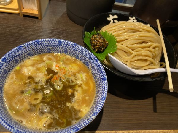 「つけめん痺れ（大盛）＋生七味」@六厘舎 上野店の写真
