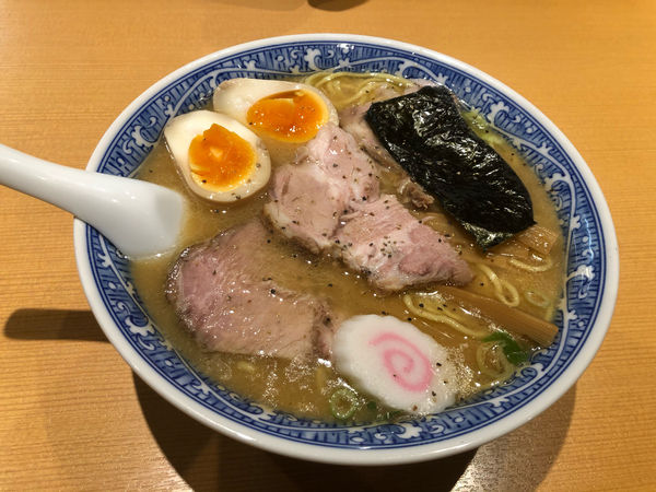 「大盛り特製中華そば」@中華そば 青葉 東大和店の写真