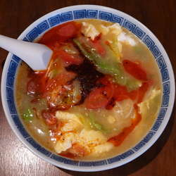 時期限定　蕃加酸辣湯麺