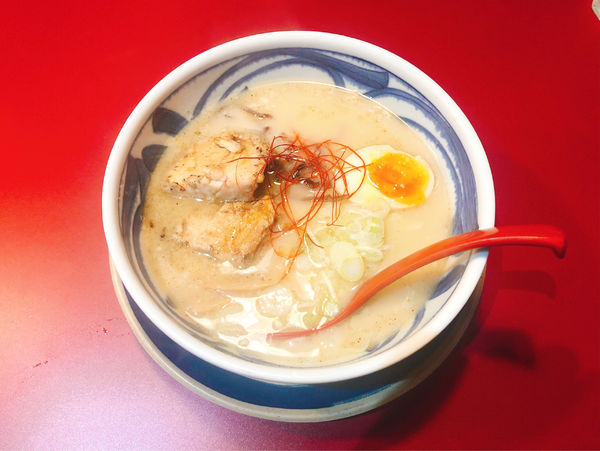「とんこつラーメン(白)」@麺屋ささいちの写真