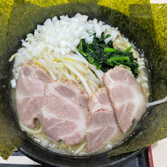 横浜家系らーめん 宝来家の写真