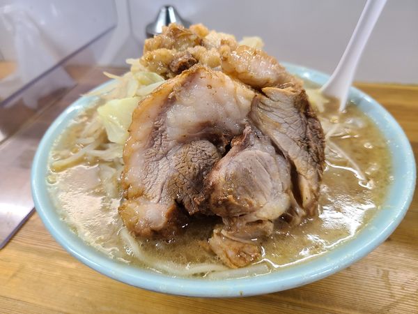 「ラーメン(コール：ヤサイ ニンニク アブラマシ)」@俺の生きる道 白山店の写真