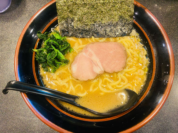 「並ラーメン700円」@ハマのオヤジの写真
