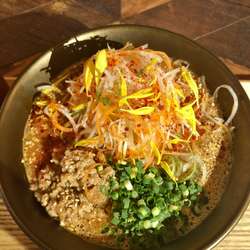 菊花火　900円 ※辛痺味噌ラーメン