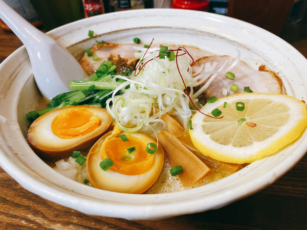 「鶏白湯らーめん塩 全部のせ」@大葉の写真