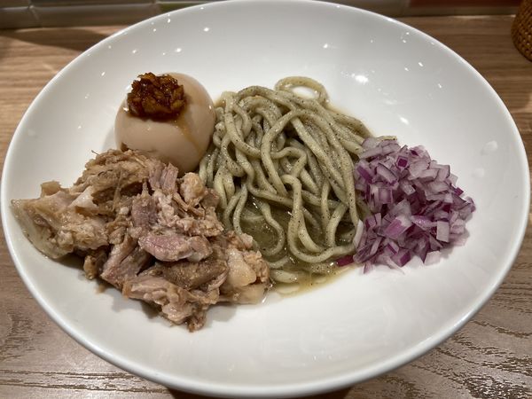 「肉にぼにぼちーの＋特製青森にんにく醤油漬け味玉＋替え玉」@煮干し Noodles Nibo Nibo Cinoの写真