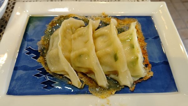 「餃子4個400円」@そらまめ食堂の写真