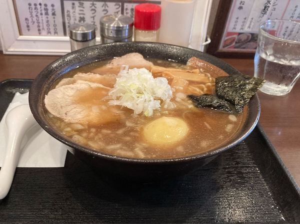 「じゅんたまチャーシューメン 醤油(大盛無料)」@極旨 じゅん屋の写真