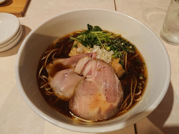 「支那そば(黒醤油)」@支那そば まるこうの写真