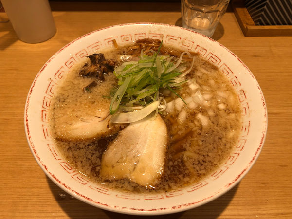 「醤油らーめん(まったり)+切り落としチャーシュー」@きたかた食堂の写真