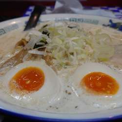 味噌ラーメン　麺カタメ