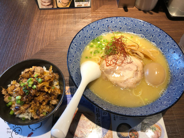 「小川の特製鶏そば + 味玉 + チャーシュー飯」@らーめん専門店 小川 昭島店の写真