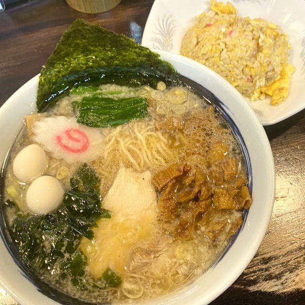 「背脂ラーメン＋半チャーハン」@麺屋 あおいの写真