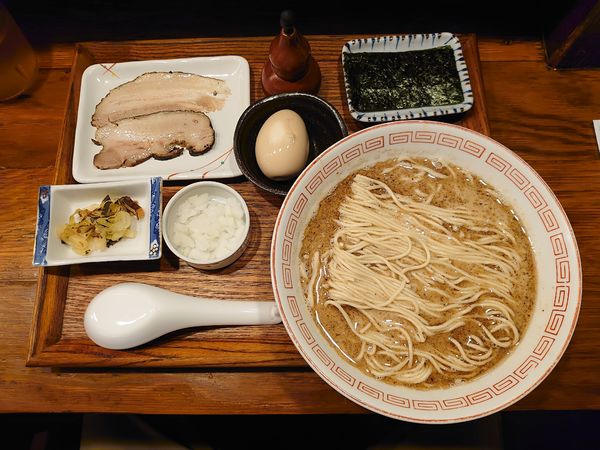 「鯖 トリュフ煮卵」@炭火焼濃厚中華そば 倫道の写真