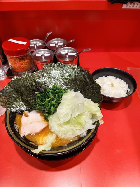 「ラーメン+キャベツ+海苔　950円」@環2家 蒲田店の写真