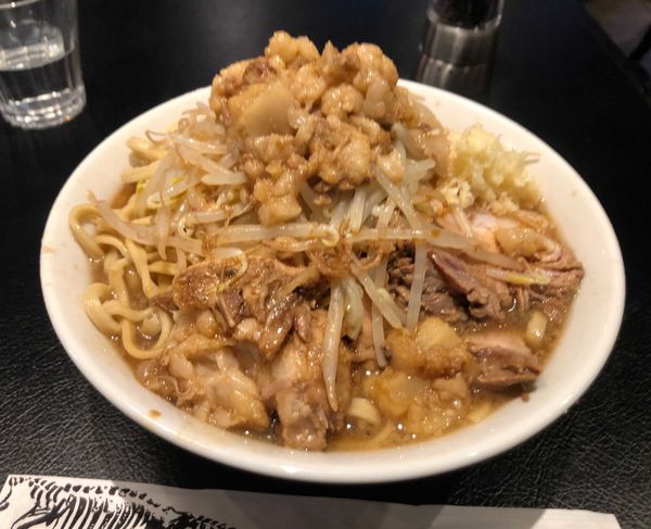 「ラーメン（麺増し400g）＋ニンニク油カラメ」@夢を語れ 東京赤坂店の写真