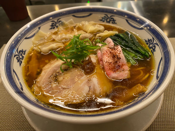 「醤油雲呑麺」@MENSHOの写真