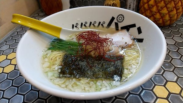 「パイナップル塩ラーメン（７７０円）」@パイナップルラーメン屋さん パパパパパインの写真