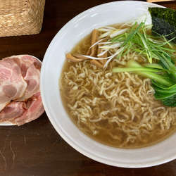 白醤油燻製チャーシュー麺