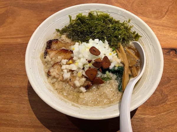 「【6月限定】背脂煮干そば+全増し」@三鷹らーめん酒場 SALの写真